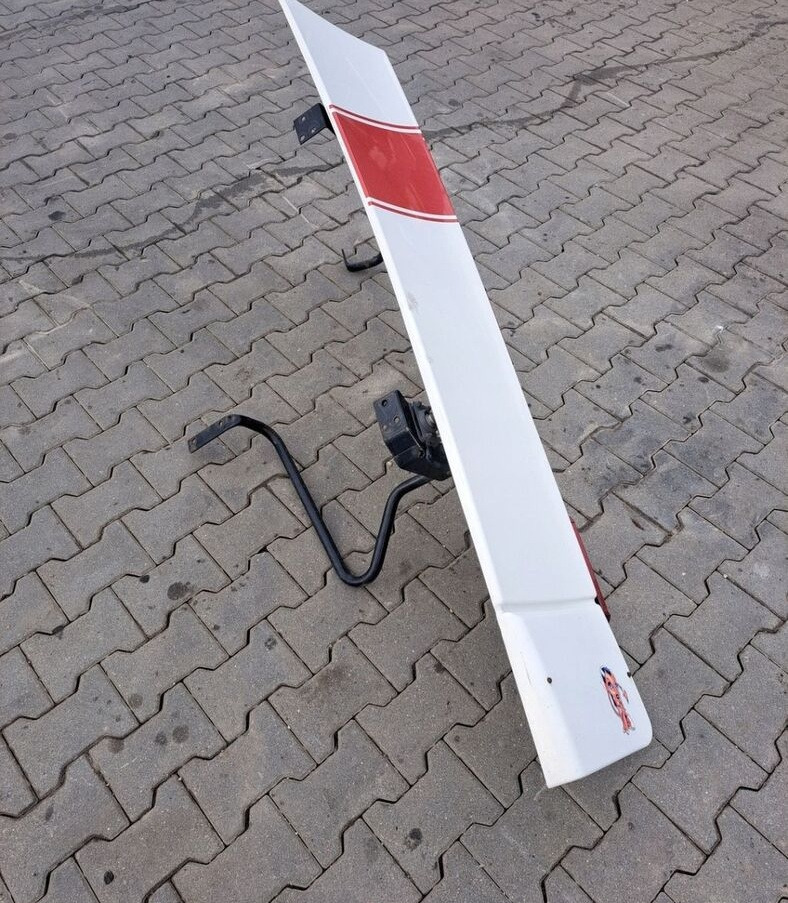Volvo OWIEWKA LEWA SPOILER ZAKABINOWY VOLVO FH 12 13 - Aerodinamika/ Spoileris - Kravas automašīna: foto 3 Volvo OWIEWKA LEWA SPOILER ZAKABINOWY VOLVO FH 12 13 - Aerodinamika/ Spoileris - Kravas automašīna: foto 3
