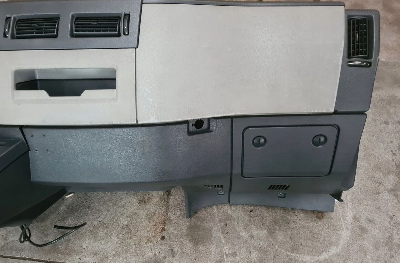 Volvo PRZEKŁADKA ANGLIKA VOLVO FL EURO 5 - Mērinstrumentu panelis - Kravas automašīna: foto 5 Volvo PRZEKŁADKA ANGLIKA VOLVO FL EURO 5 - Mērinstrumentu panelis - Kravas automašīna: foto 5