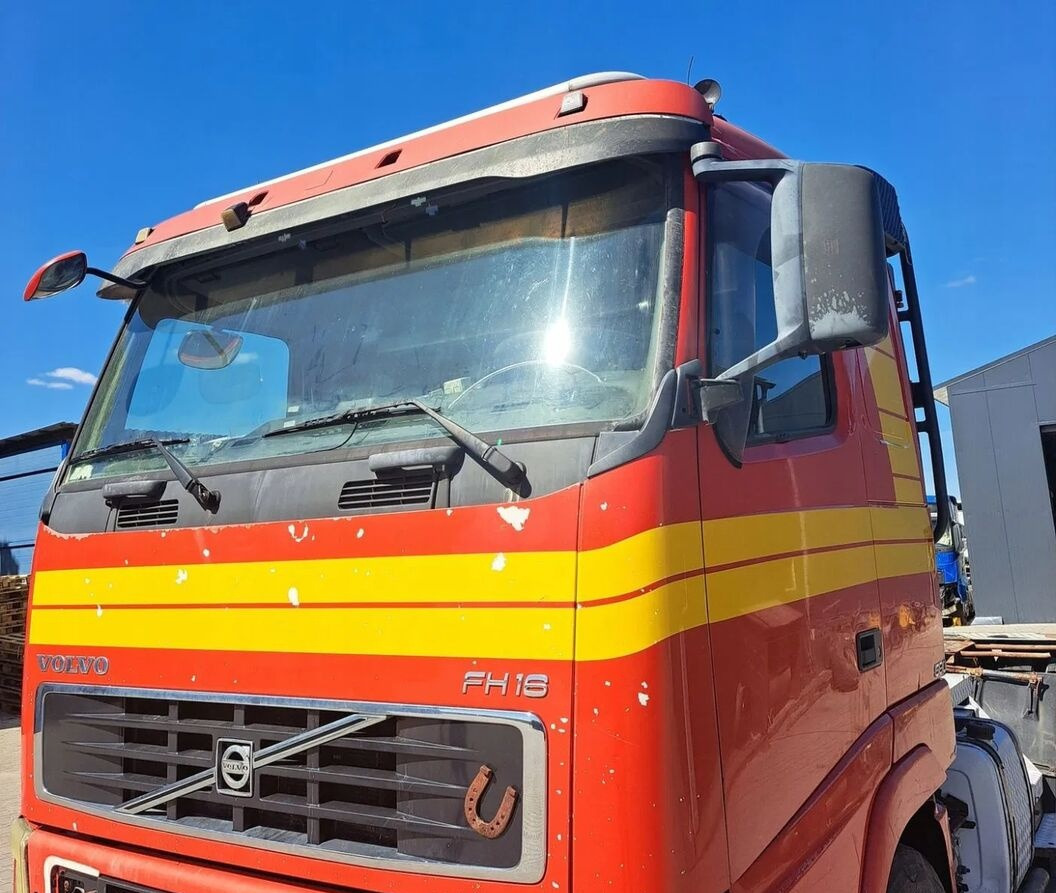 Volvo SPRZEDAM KABINĘ FH 16 EURO 5 NISKA. Volvo - Kabīne - Kravas automašīna: foto 2 Volvo SPRZEDAM KABINĘ FH 16 EURO 5 NISKA. Volvo - Kabīne - Kravas automašīna: foto 2