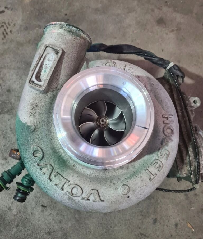 Volvo TURBINA TURBOSPRĘŻARKA FH 16 D16K 750 EURO 6 3789660 HW-3789663 Volvo VOLVO FH 16 D16K 750 EURO 6 3789660 HW-3789663 - Turbīna - Kravas automašīna: foto 2 Volvo TURBINA TURBOSPRĘŻARKA FH 16 D16K 750 EURO 6 3789660 HW-3789663 Volvo VOLVO FH 16 D16K 750 EURO 6 3789660 HW-3789663 - Turbīna - Kravas automašīna: foto 2