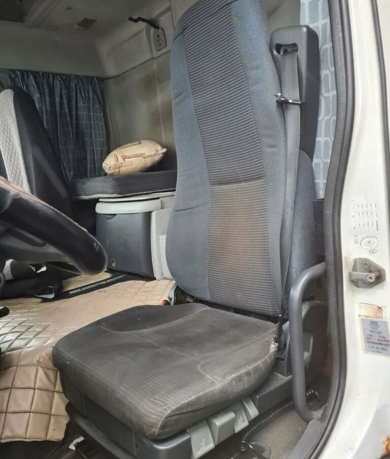 Volvo pneumatyczny Volvo FL FE - Sēdeklis - Kravas automašīna: foto 4 Volvo pneumatyczny Volvo FL FE - Sēdeklis - Kravas automašīna: foto 4