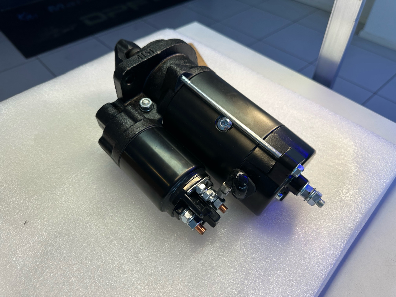 Woda Lancer loader, Perkins, Massey Ferguson Tractor, Spra-Coupe Sprayer - Starteris - Kravas automašīna: foto 2 Woda Lancer loader, Perkins, Massey Ferguson Tractor, Spra-Coupe Sprayer - Starteris - Kravas automašīna: foto 2