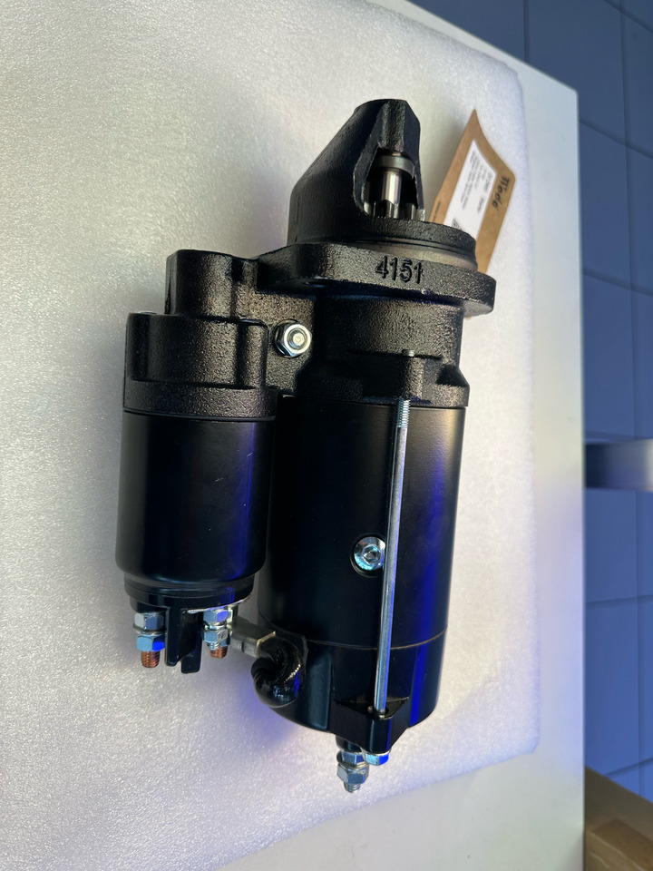 Woda Lancer loader, Perkins, Massey Ferguson Tractor, Spra-Coupe Sprayer - Starteris - Kravas automašīna: foto 5 Woda Lancer loader, Perkins, Massey Ferguson Tractor, Spra-Coupe Sprayer - Starteris - Kravas automašīna: foto 5