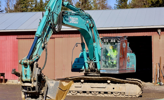Kobelco SK300 LC-11 - Kāpurķēžu ekskavators: foto 3 Kobelco SK300 LC-11 - Kāpurķēžu ekskavators: foto 3