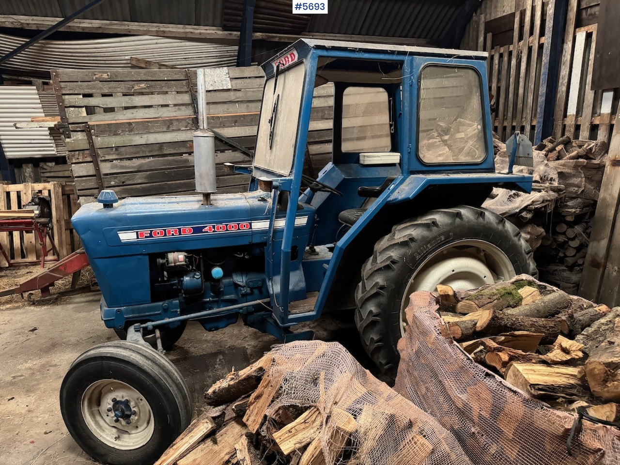 1975 Ford 4000 - Traktors: foto 3 1975 Ford 4000 - Traktors: foto 3