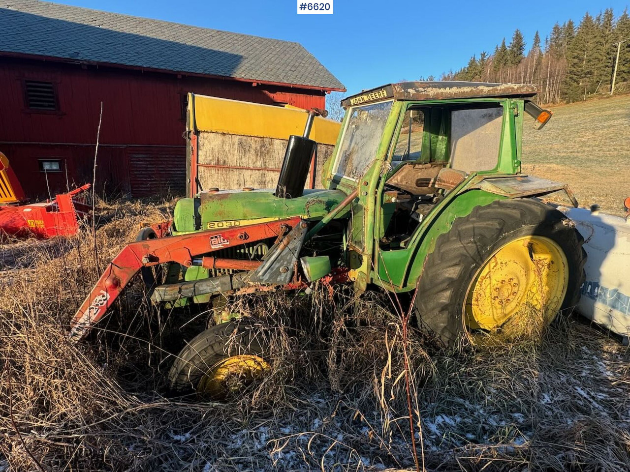 1977 John Deere 2030 w/ front loader. Repair object. - Traktors: foto 2 1977 John Deere 2030 w/ front loader. Repair object. - Traktors: foto 2