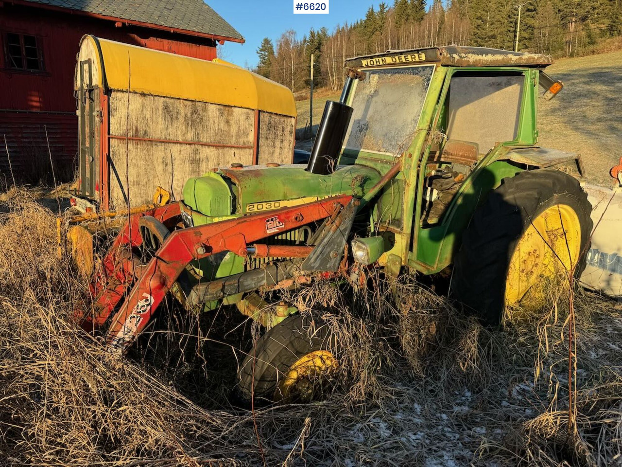 1977 John Deere 2030 w/ front loader. Repair object. - Traktors: foto 3 1977 John Deere 2030 w/ front loader. Repair object. - Traktors: foto 3