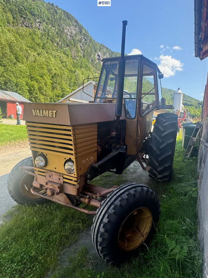 1977 Valmet 702 4x2 - Traktors: foto 1 1977 Valmet 702 4x2 - Traktors: foto 1