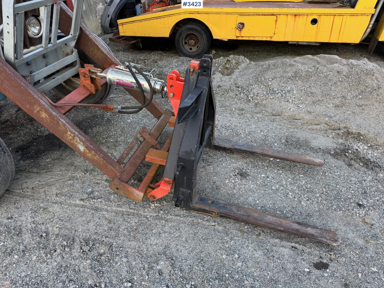 1981 Ford 4600 w/front loader, bucket and pallet fork. - Traktors: foto 4 1981 Ford 4600 w/front loader, bucket and pallet fork. - Traktors: foto 4