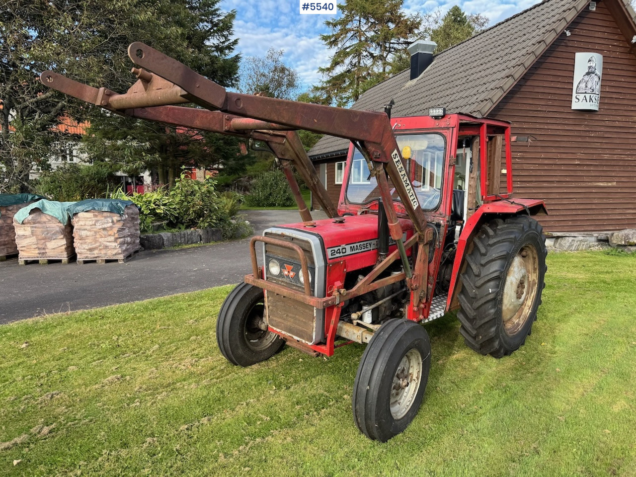 1982 Massey Ferguson 235 w/front loader. - Traktors: foto 1 1982 Massey Ferguson 235 w/front loader. - Traktors: foto 1