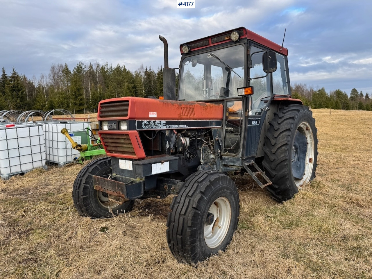 1986 Case International 685 4x2 - Traktors: foto 3 1986 Case International 685 4x2 - Traktors: foto 3
