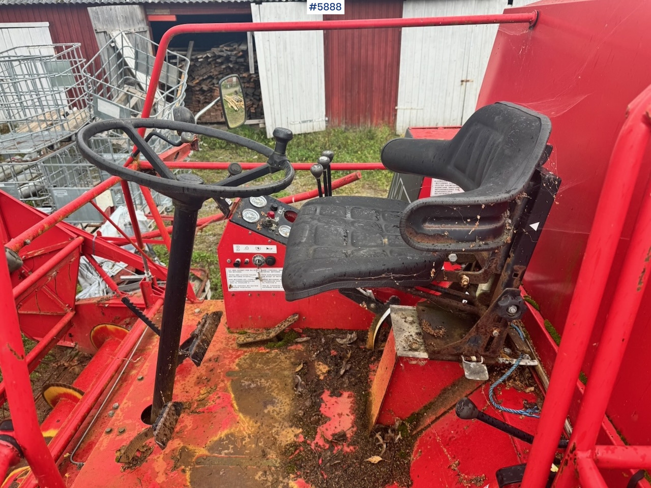 Labības kombains 1986 Massey Ferguson 330 combine harvester: foto 13