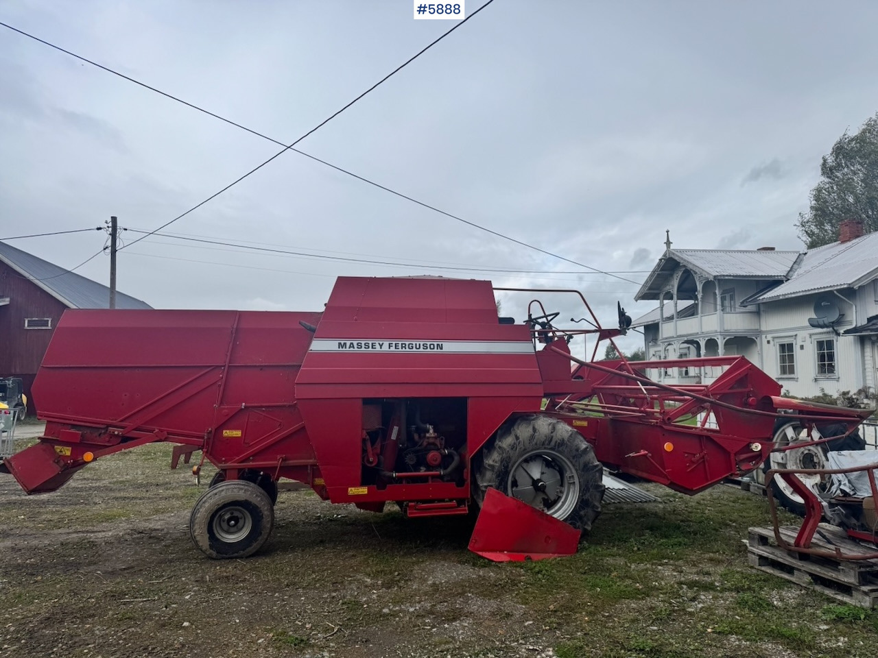 1986 Massey Ferguson 330 combine harvester - Labības kombains: foto 1 1986 Massey Ferguson 330 combine harvester - Labības kombains: foto 1