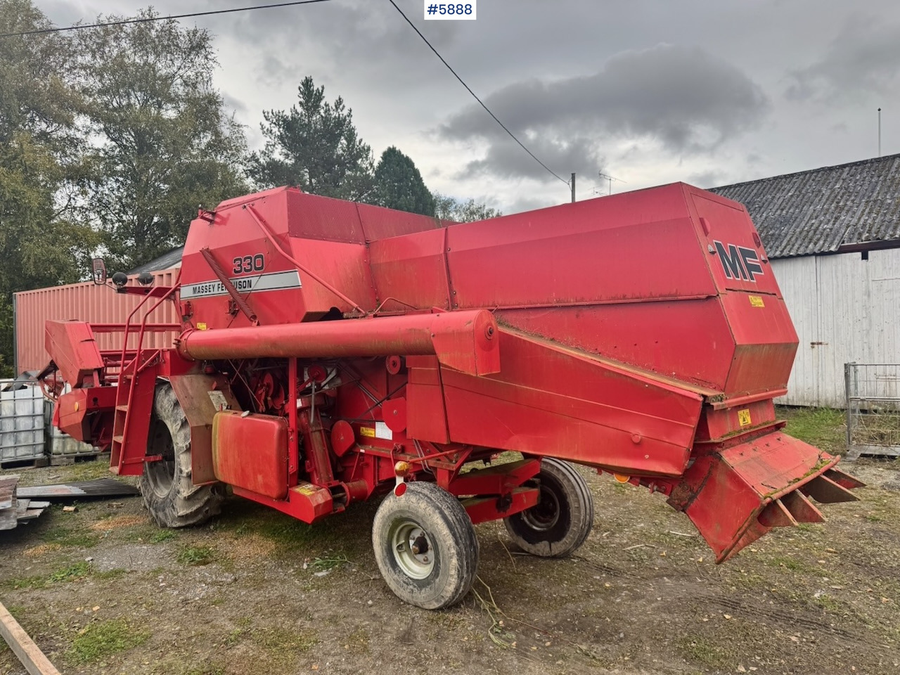 Labības kombains 1986 Massey Ferguson 330 combine harvester: foto 8