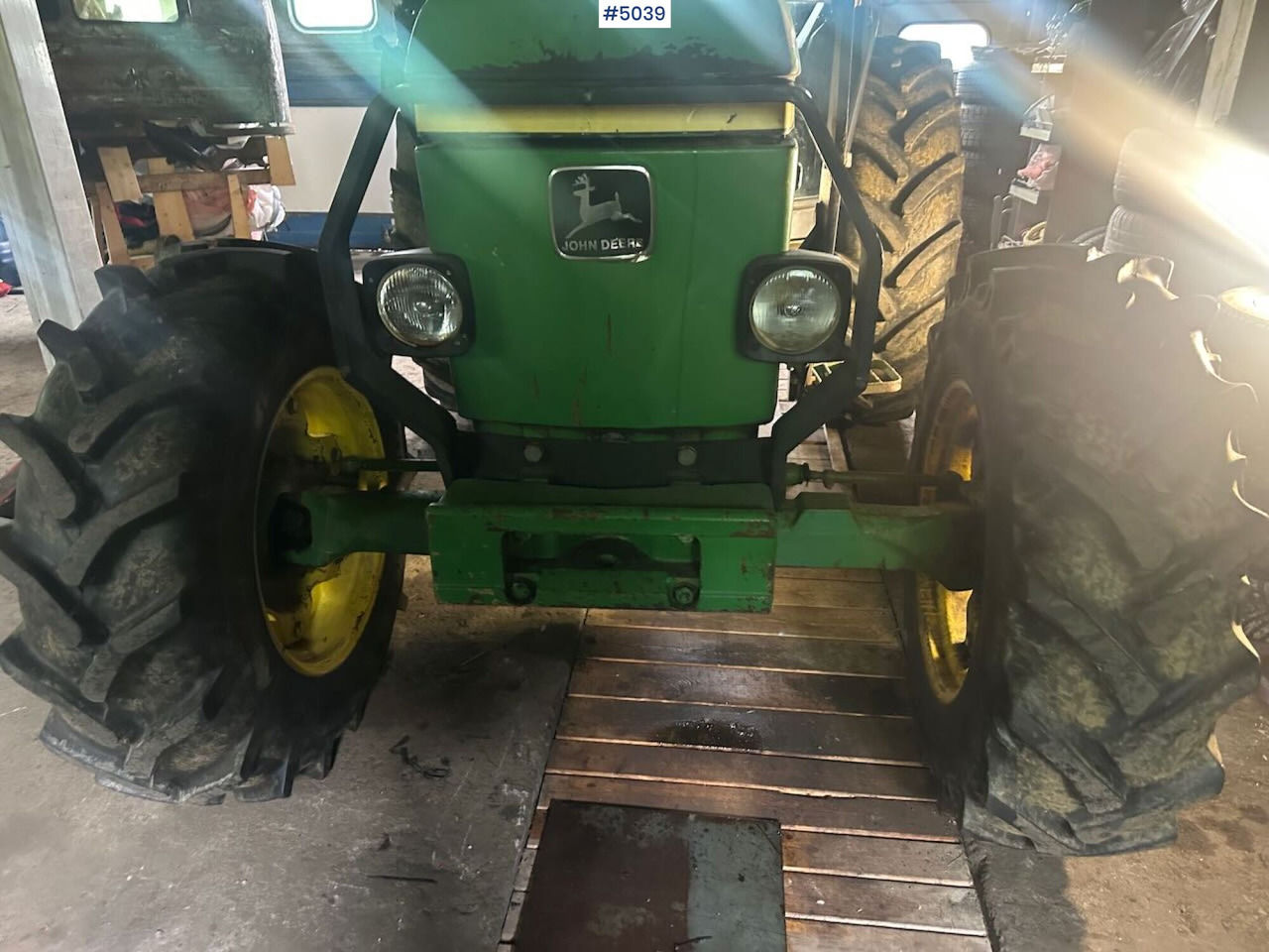 1987 John Deere 2850 Synchron w/ front loader - Traktors: foto 5 1987 John Deere 2850 Synchron w/ front loader - Traktors: foto 5