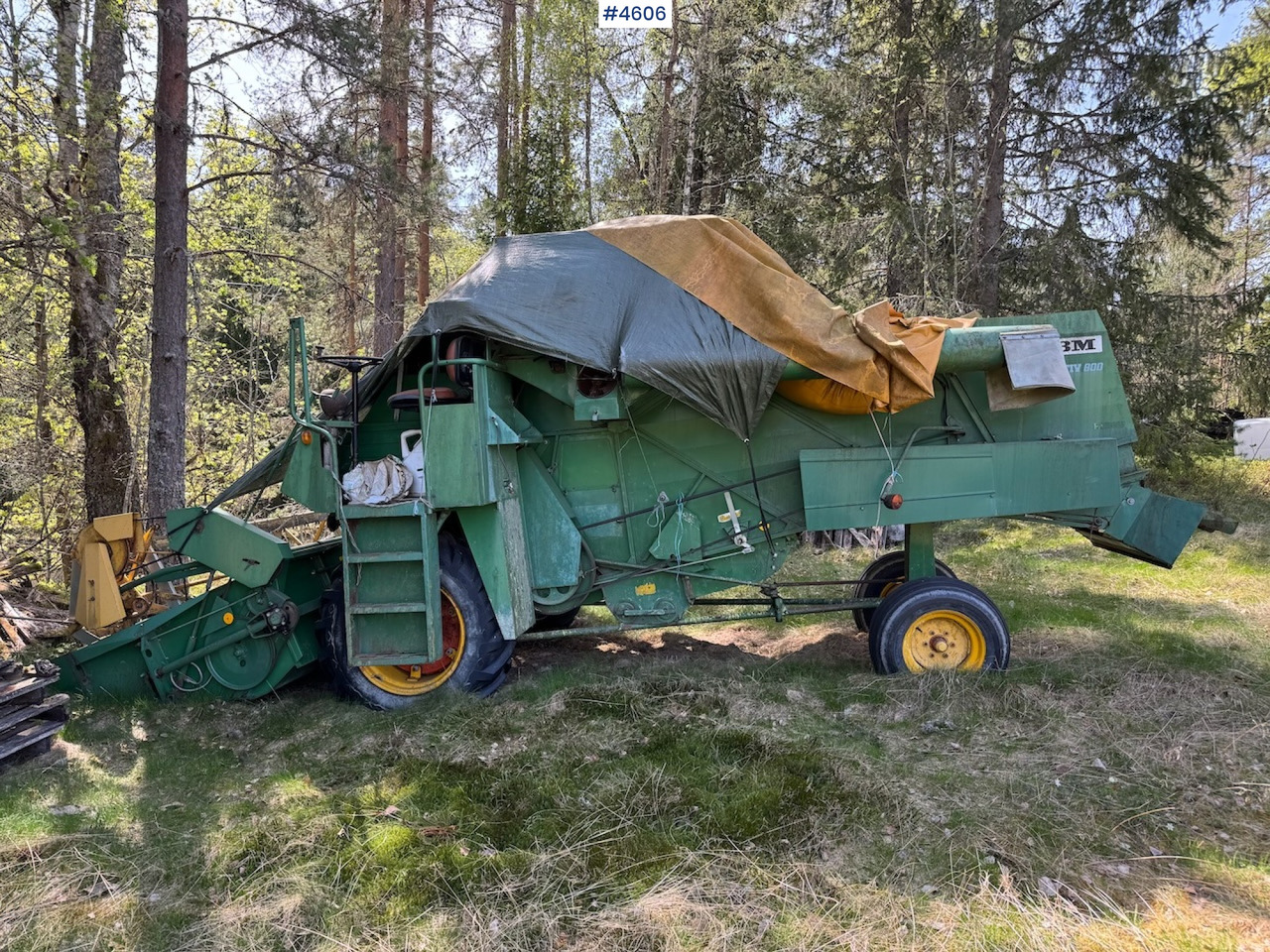 2 Volvo BM Aktiv 800 threshers - Labības kombains: foto 1 2 Volvo BM Aktiv 800 threshers - Labības kombains: foto 1