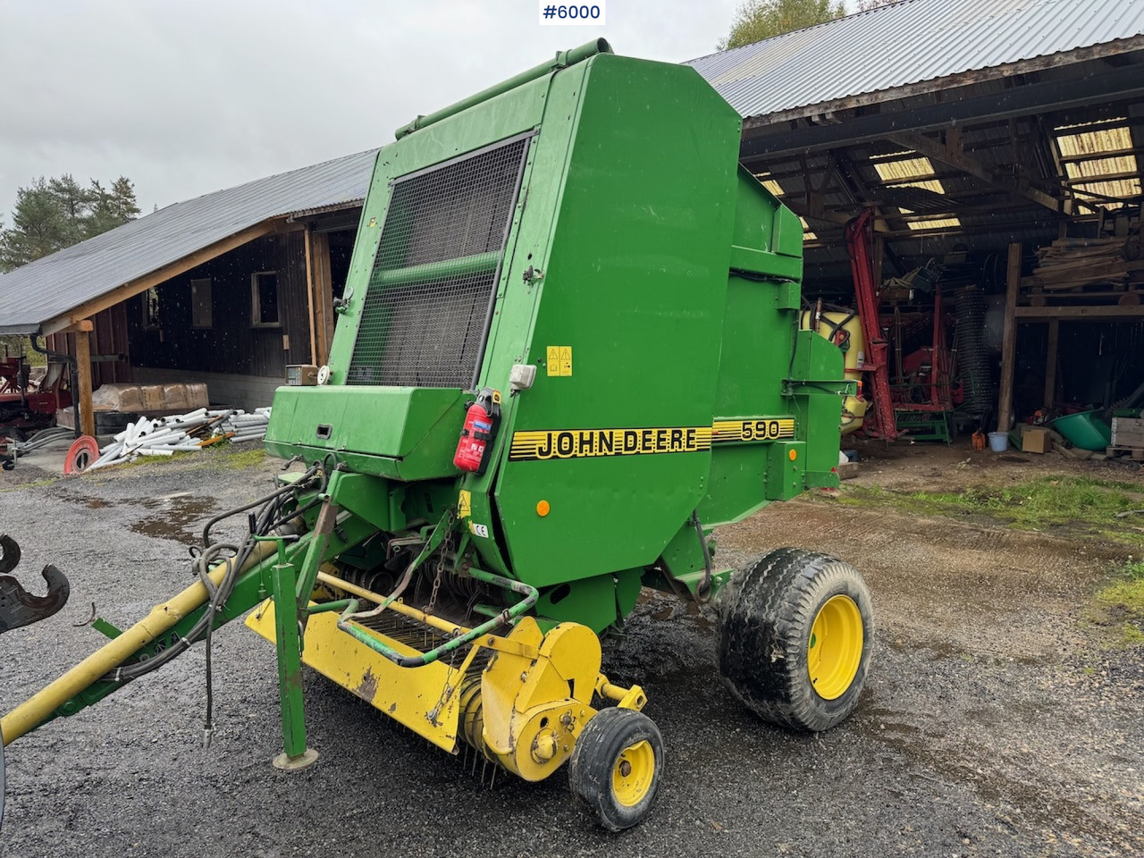 2000 John Deere 590 Round Baler. - Siena sagatavošanas tehnika: foto 1 2000 John Deere 590 Round Baler. - Siena sagatavošanas tehnika: foto 1