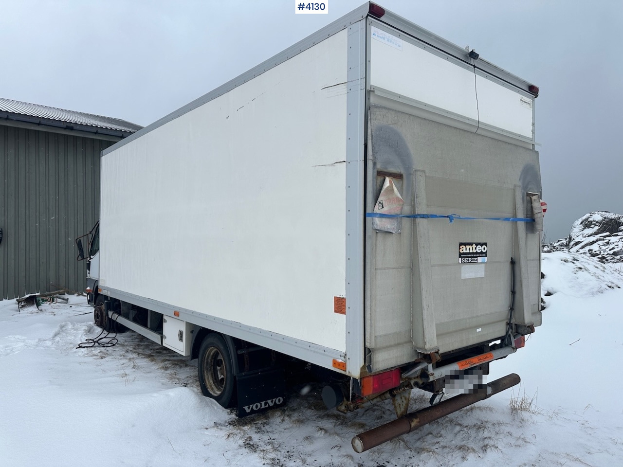 2001 Mitsubishi Canter skapbil - Kravas automašīna ar slēgto virsbūvi: foto 3 2001 Mitsubishi Canter skapbil - Kravas automašīna ar slēgto virsbūvi: foto 3