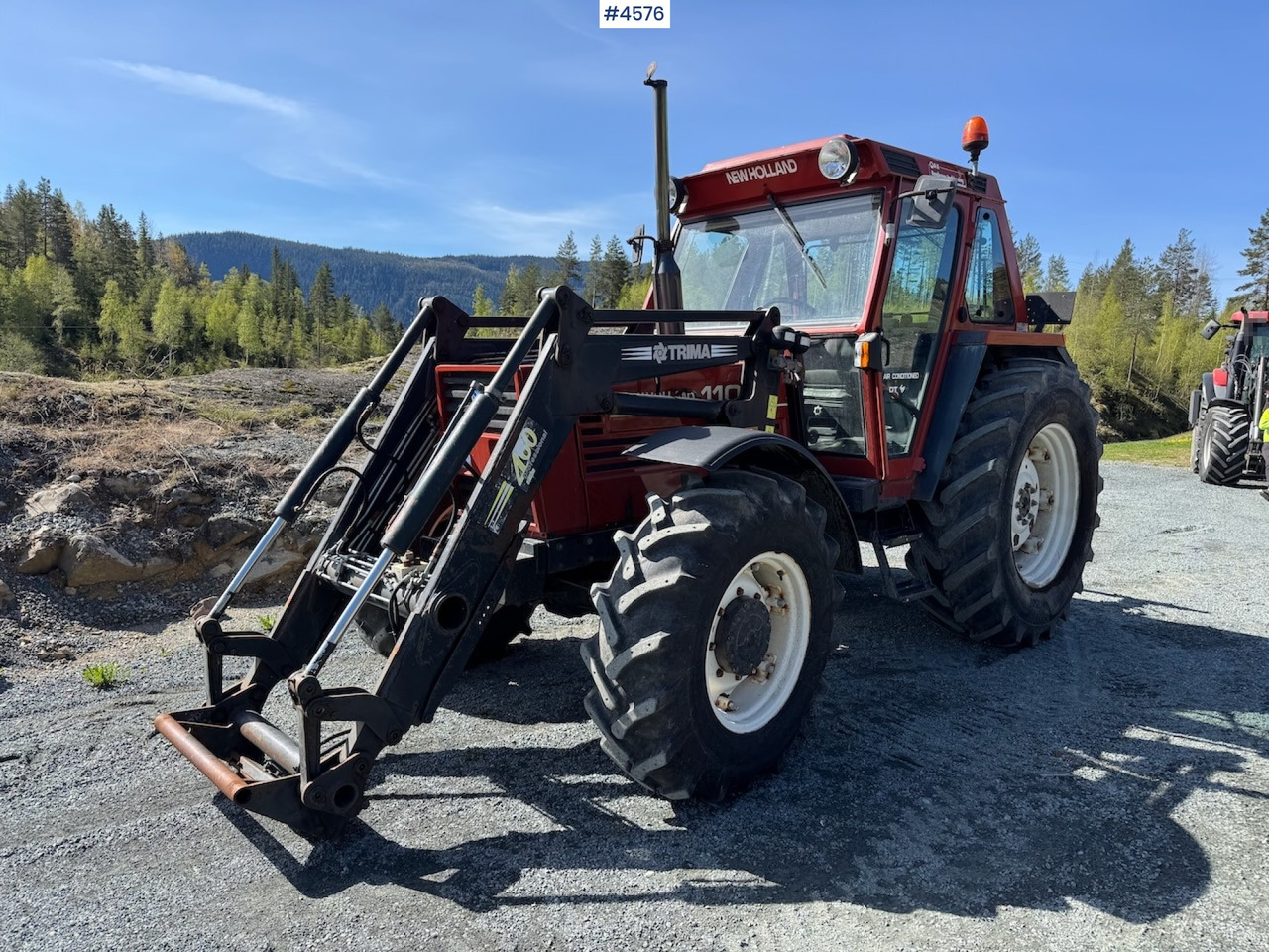 2002 Fiat 110-90 DT w/front loader. 1590 hours! - Traktors: foto 3 2002 Fiat 110-90 DT w/front loader. 1590 hours! - Traktors: foto 3