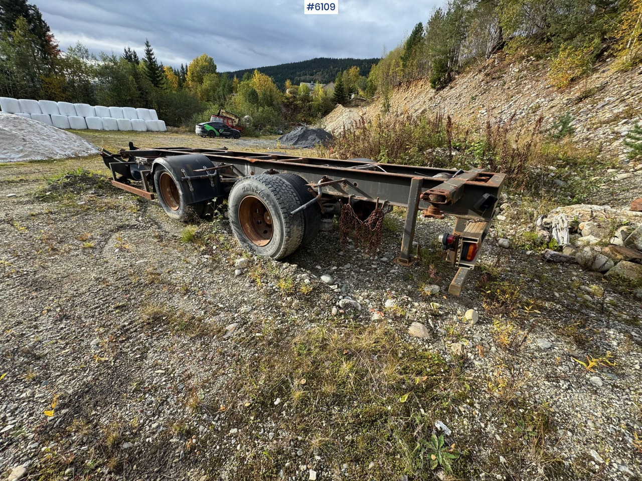 2002 Istrail container trailer. Repair object. - Piekabe zema profila platforma: foto 4 2002 Istrail container trailer. Repair object. - Piekabe zema profila platforma: foto 4