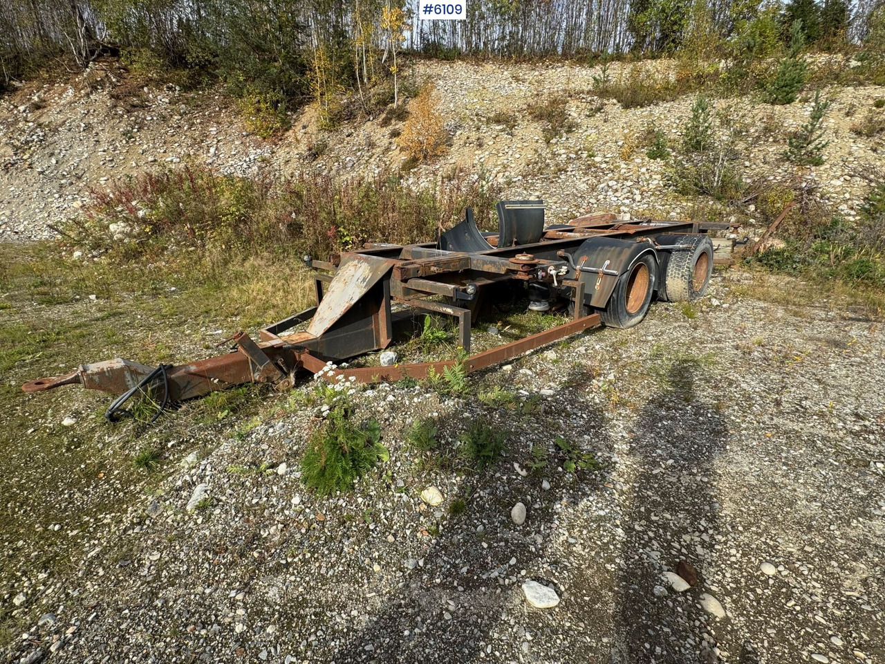 2002 Istrail container trailer. Repair object. - Piekabe zema profila platforma: foto 2 2002 Istrail container trailer. Repair object. - Piekabe zema profila platforma: foto 2
