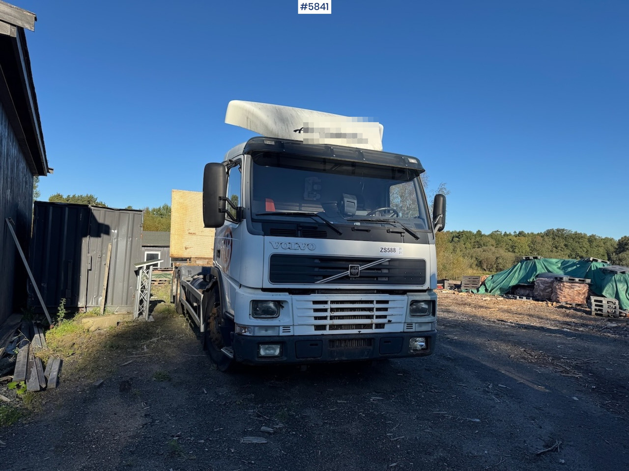 2002 Volvo FM 6x2. - Konteineru vedējs/ Kravas automašīna ar noņemamā virsbūve: foto 3 2002 Volvo FM 6x2. - Konteineru vedējs/ Kravas automašīna ar noņemamā virsbūve: foto 3