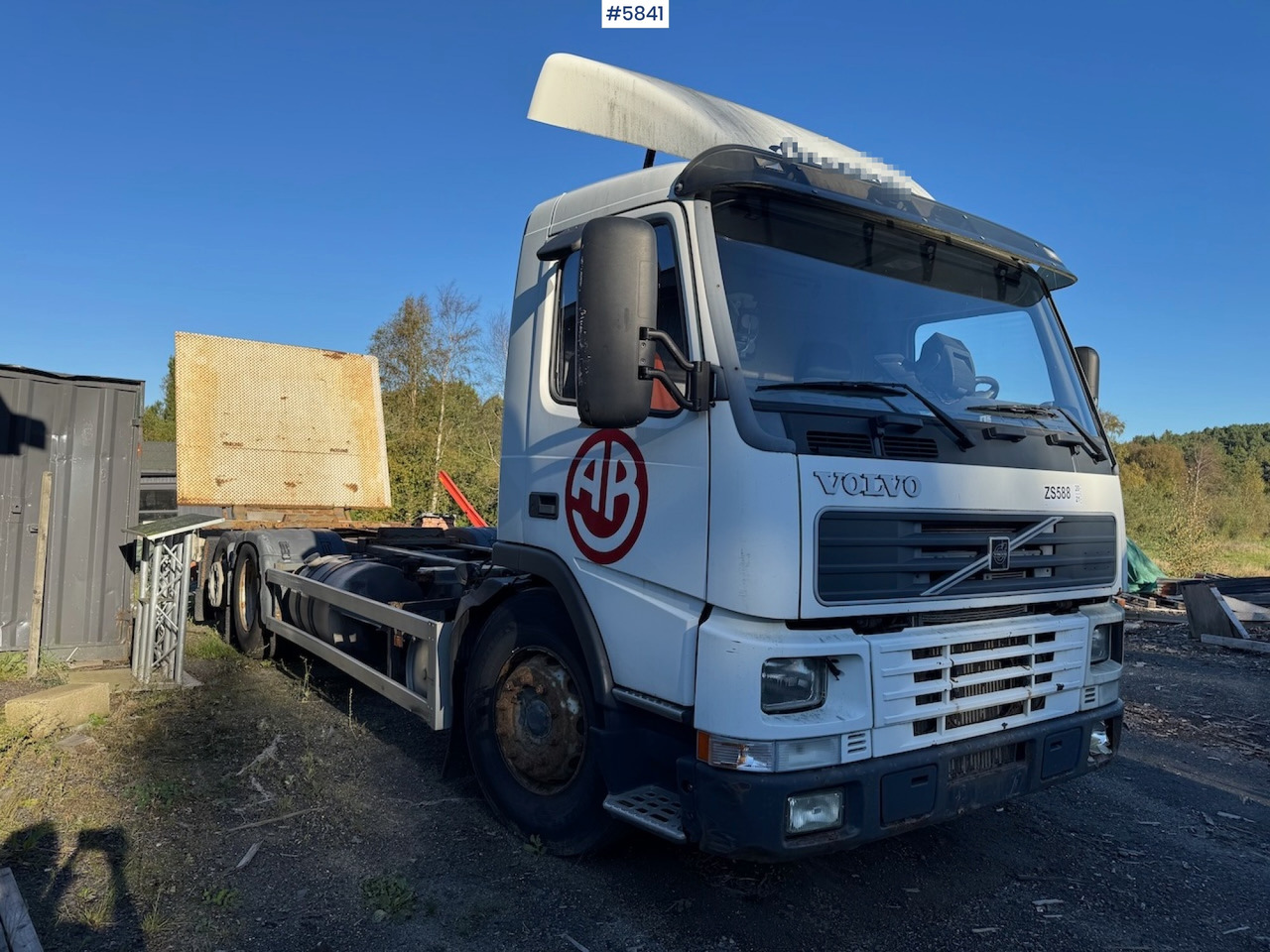 2002 Volvo FM 6x2. - Konteineru vedējs/ Kravas automašīna ar noņemamā virsbūve: foto 4 2002 Volvo FM 6x2. - Konteineru vedējs/ Kravas automašīna ar noņemamā virsbūve: foto 4