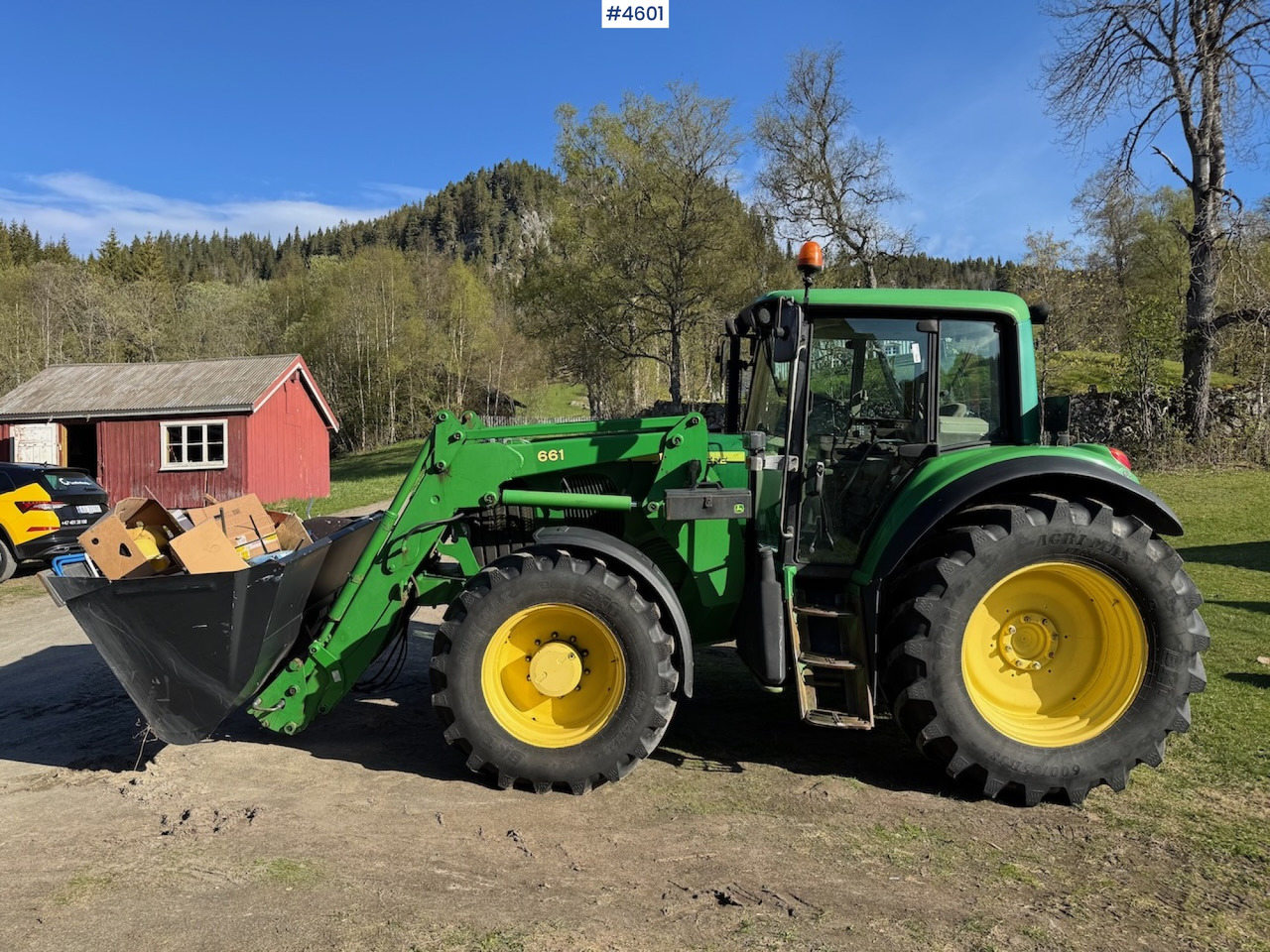 2003 John Deere 6620 w/front loader - Traktors: foto 1 2003 John Deere 6620 w/front loader - Traktors: foto 1