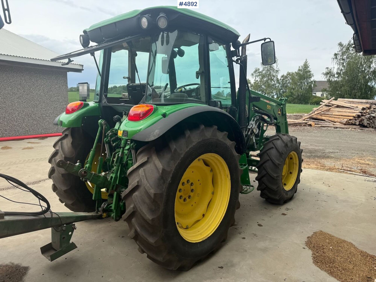 2004 John Deere 5720 4x4 w/ front loader - Traktors: foto 5 2004 John Deere 5720 4x4 w/ front loader - Traktors: foto 5