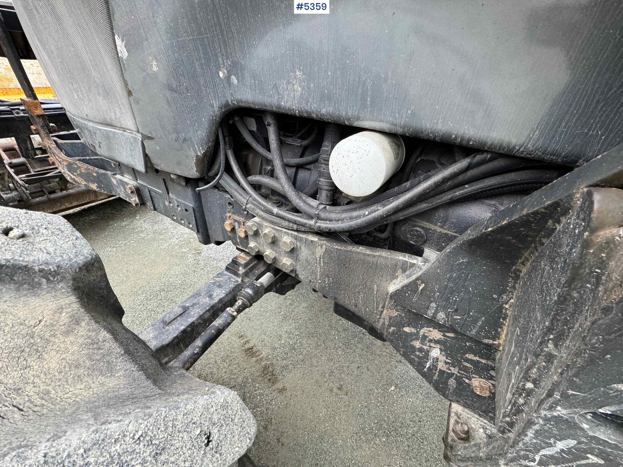 2004 Valtra M120-4 w/ loader and bucket līzingu 2004 Valtra M120-4 w/ loader and bucket: foto 20