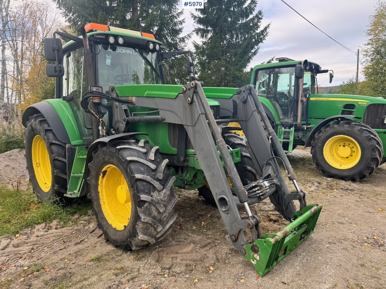 2005 John Deere 6420 with Front Loader - Traktors: foto 1 2005 John Deere 6420 with Front Loader - Traktors: foto 1