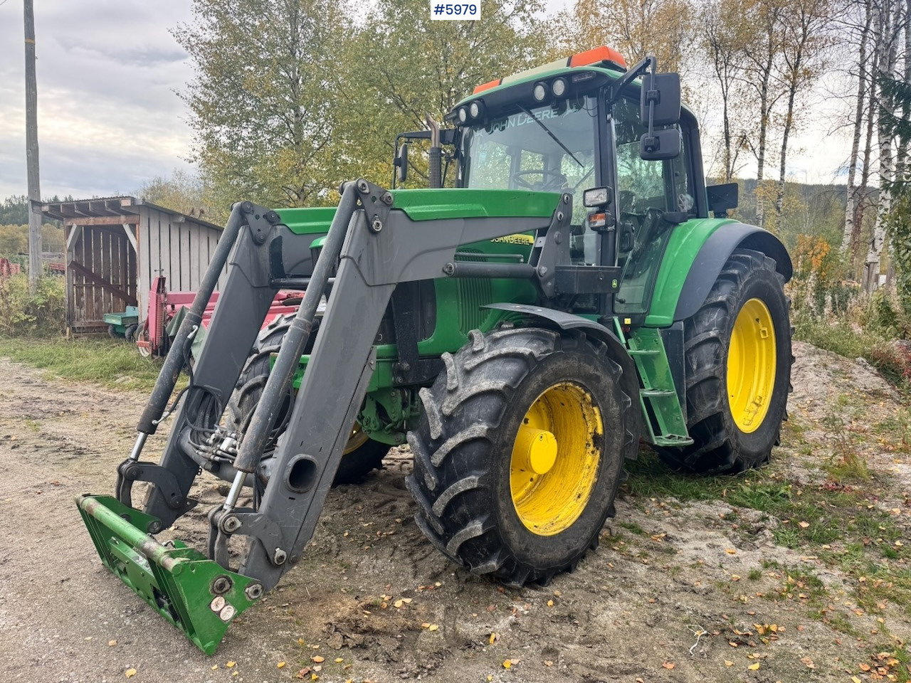 2005 John Deere 6420 with Front Loader - Traktors: foto 5 2005 John Deere 6420 with Front Loader - Traktors: foto 5