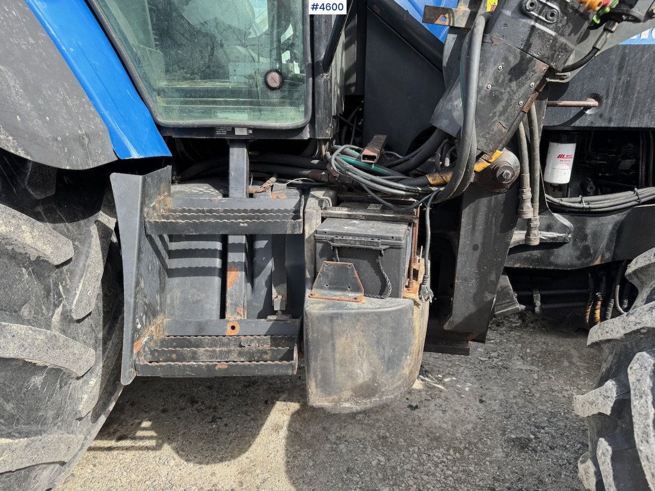 2005 New Holland TM190 w/front loader - Traktors: foto 2 2005 New Holland TM190 w/front loader - Traktors: foto 2