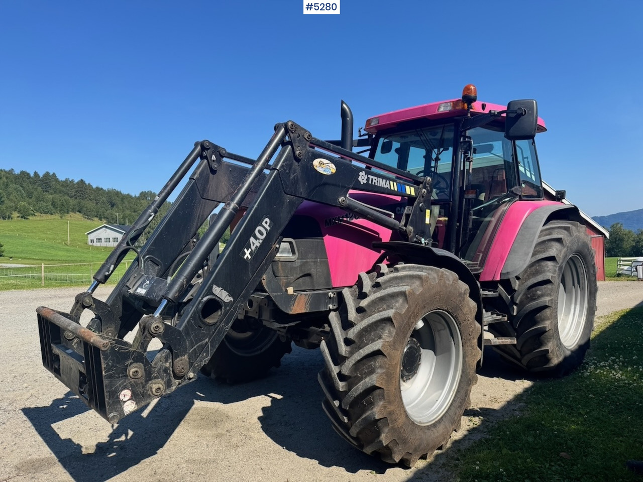 2006 Case MXM120 4x4 with front loader - Traktors: foto 1 2006 Case MXM120 4x4 with front loader - Traktors: foto 1