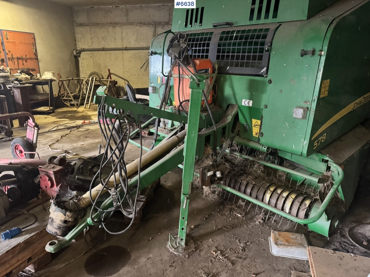 2007 John Deere 578 Round Baler. - Siena sagatavošanas tehnika: foto 4 2007 John Deere 578 Round Baler. - Siena sagatavošanas tehnika: foto 4