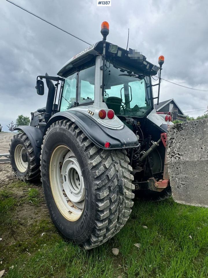 2007 Valtra T190 4x4 Tractor w/ bucket - Traktors: foto 5 2007 Valtra T190 4x4 Tractor w/ bucket - Traktors: foto 5
