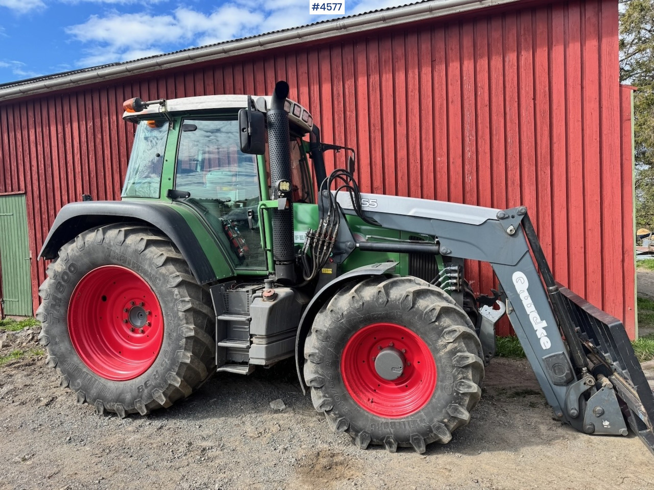 2009 Fendt 415 Vario 4x4 w/ Front hydraulics and Front loader. - Traktors: foto 3 2009 Fendt 415 Vario 4x4 w/ Front hydraulics and Front loader. - Traktors: foto 3