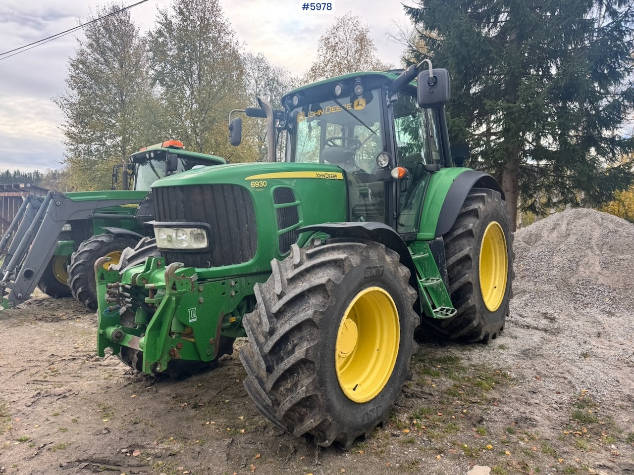 2010 John Deere 6930 with Front Hydraulic - Traktors: foto 5 2010 John Deere 6930 with Front Hydraulic - Traktors: foto 5