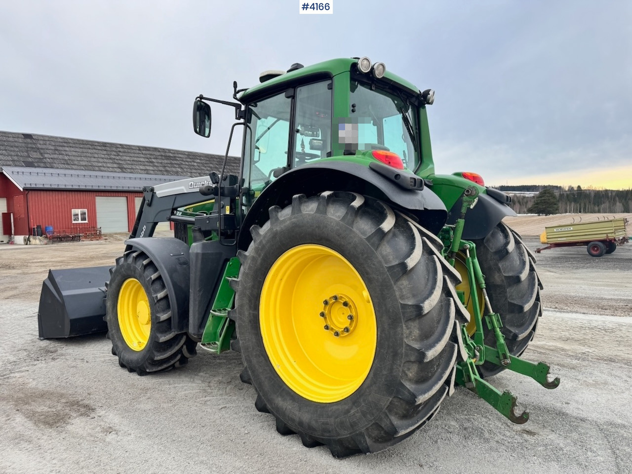 2010 John Deere 7430 w/ Front loader and GPS. 3760 hours! - Traktors: foto 3 2010 John Deere 7430 w/ Front loader and GPS. 3760 hours! - Traktors: foto 3