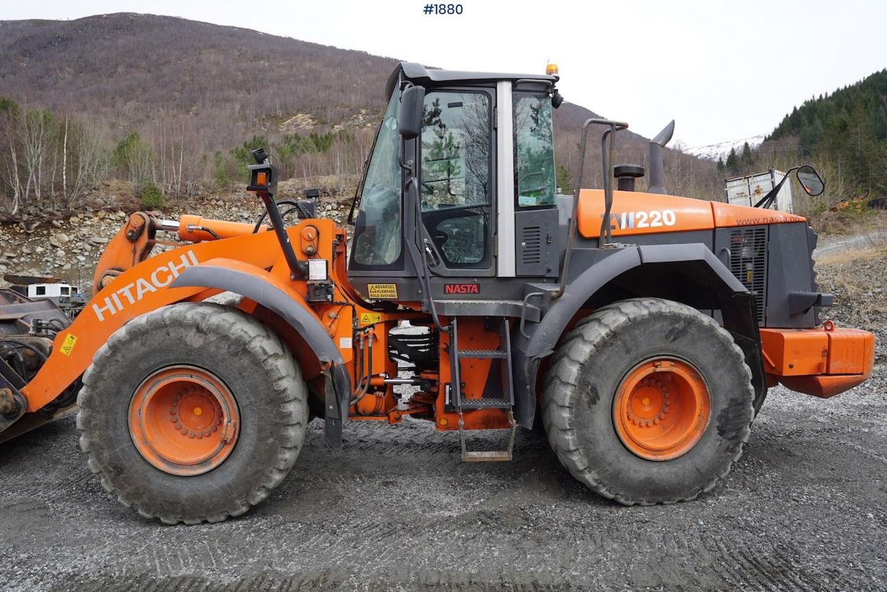 2012 Hitachi ZW220 - Riteņu iekrāvējs: foto 3 2012 Hitachi ZW220 - Riteņu iekrāvējs: foto 3