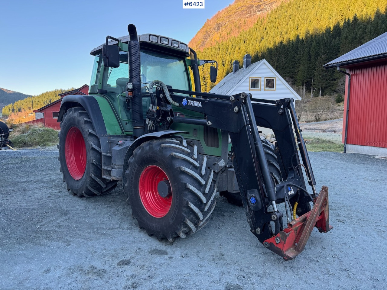 2013 Fendt 412 Vario TMS w/ front loader and plow plate. New engine! - Traktors: foto 4 2013 Fendt 412 Vario TMS w/ front loader and plow plate. New engine! - Traktors: foto 4