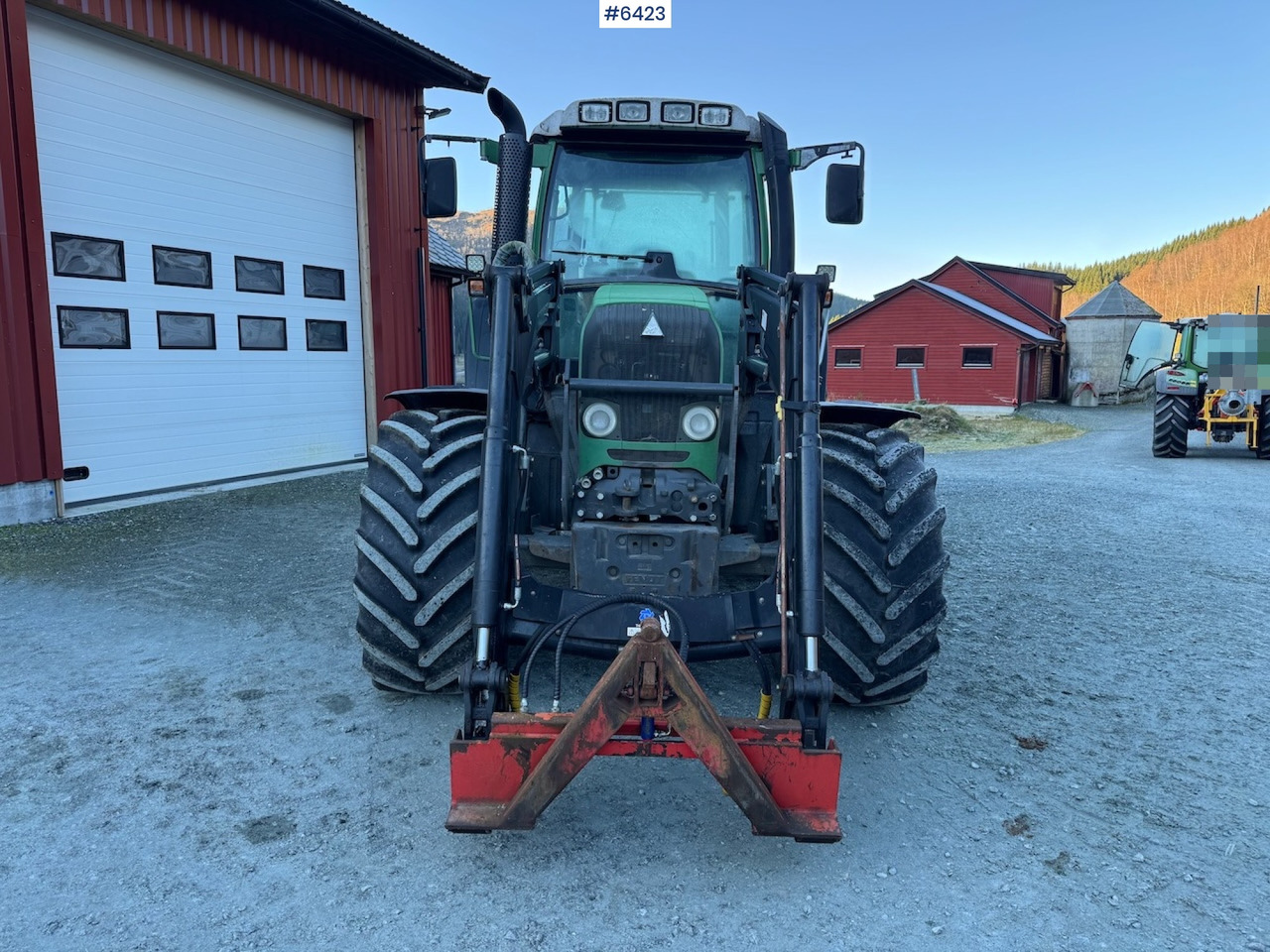 2013 Fendt 412 Vario TMS w/ front loader and plow plate. New engine! - Traktors: foto 3 2013 Fendt 412 Vario TMS w/ front loader and plow plate. New engine! - Traktors: foto 3