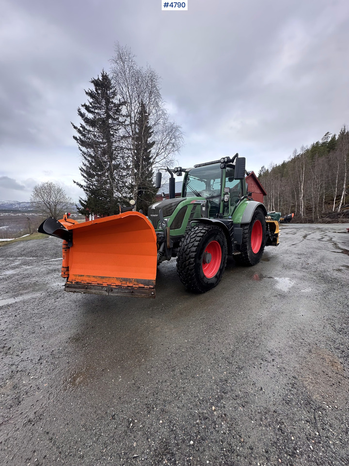 2014 Fendt 514 Vario 4x4 w/ front loader, folding plow, snow blower and sand spreader - Traktors: foto 1 2014 Fendt 514 Vario 4x4 w/ front loader, folding plow, snow blower and sand spreader - Traktors: foto 1