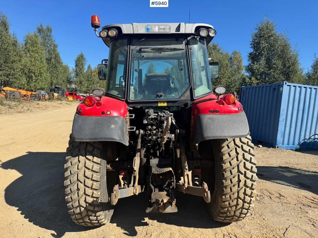 2014 Massey Ferguson 5610 w/ Front Loader and Hydraulics. 1950 hours! - Traktors: foto 5 2014 Massey Ferguson 5610 w/ Front Loader and Hydraulics. 1950 hours! - Traktors: foto 5
