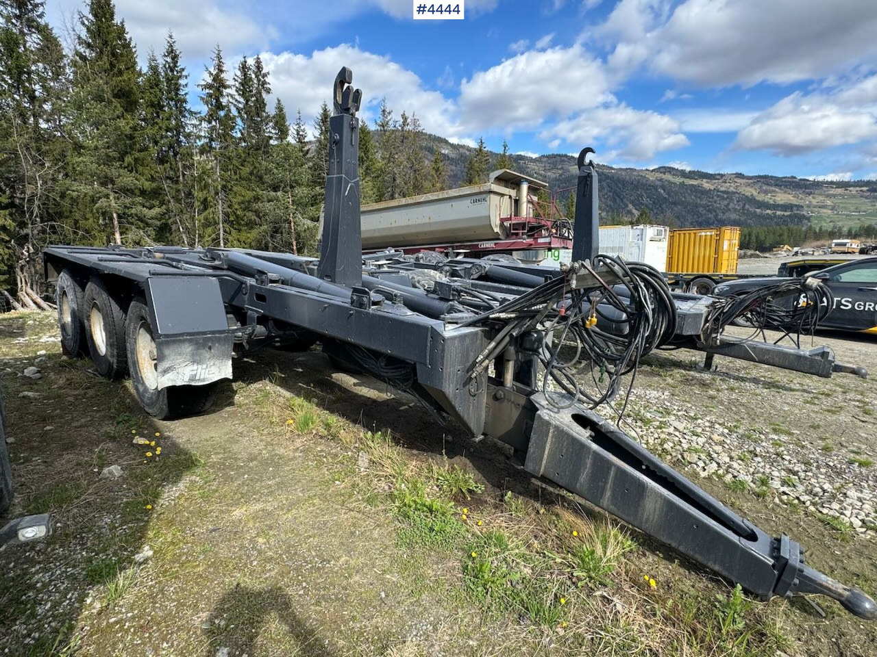 2015 Fliegl hook trailer - Piekabe zema profila platforma: foto 4 2015 Fliegl hook trailer - Piekabe zema profila platforma: foto 4