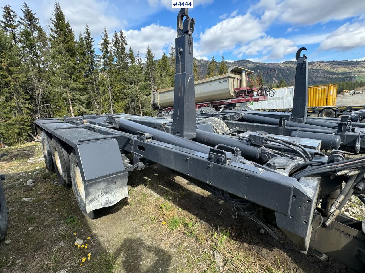 2015 Fliegl hook trailer - Piekabe zema profila platforma: foto 5 2015 Fliegl hook trailer - Piekabe zema profila platforma: foto 5