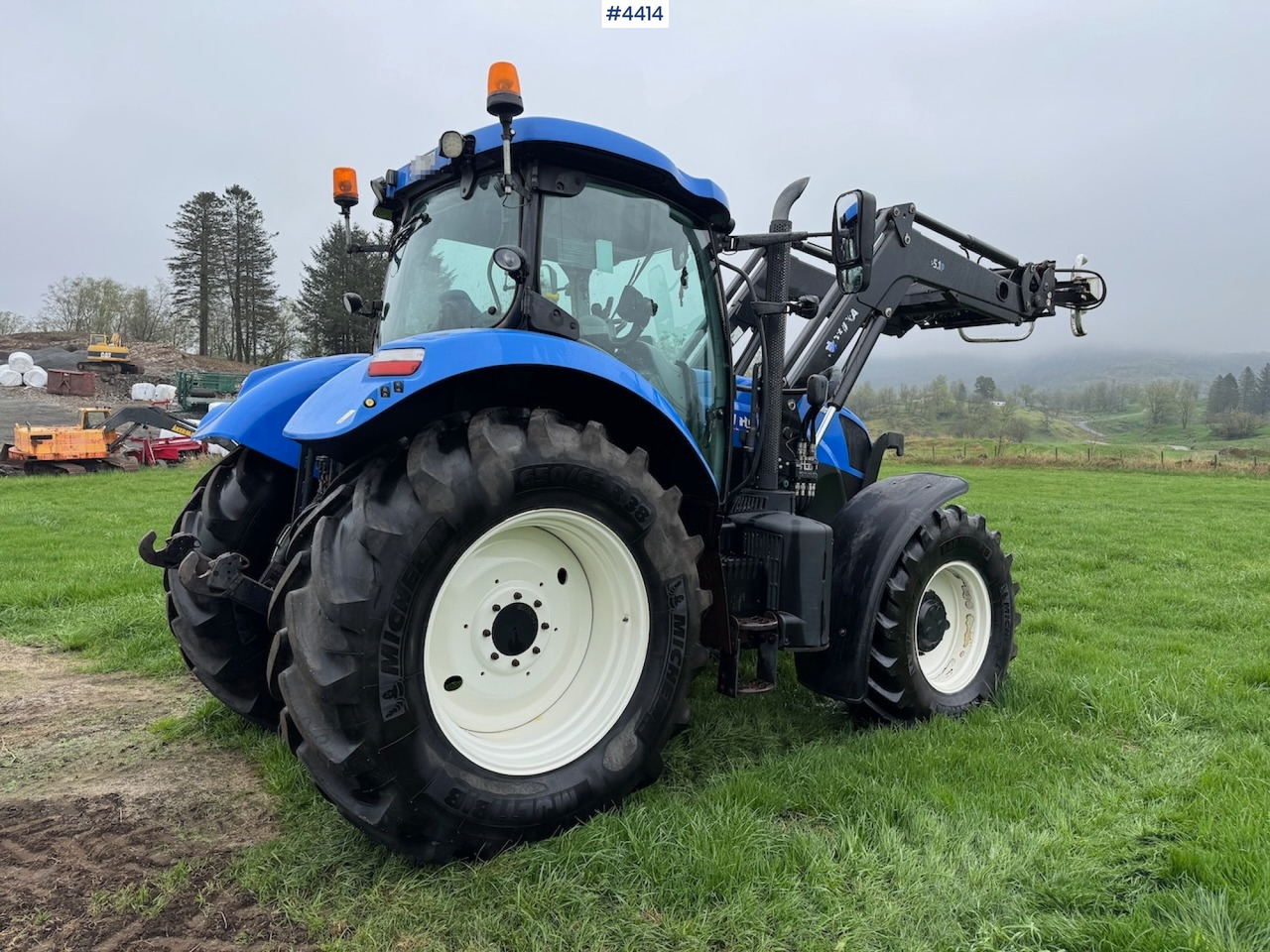 2015 New Holland T7.185 Auto Command w/Front Loader - Traktors: foto 4 2015 New Holland T7.185 Auto Command w/Front Loader - Traktors: foto 4