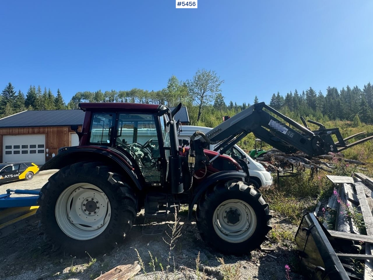 2015 Valtra N123 w/ front loader - Traktors: foto 1 2015 Valtra N123 w/ front loader - Traktors: foto 1
