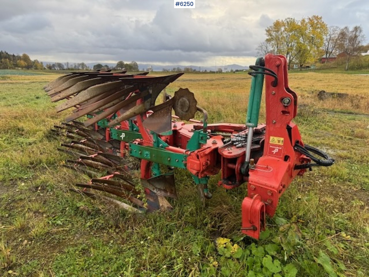 2017 Kverneland EG 5-coil reversible plow w/ new coulters and extra equipment! - Augsnes apstrādes tehnika: foto 1 2017 Kverneland EG 5-coil reversible plow w/ new coulters and extra equipment! - Augsnes apstrādes tehnika: foto 1