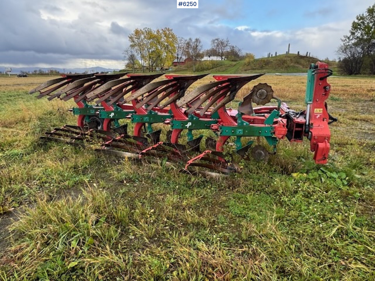 2017 Kverneland EG 5-coil reversible plow w/ new coulters and extra equipment! - Augsnes apstrādes tehnika: foto 2 2017 Kverneland EG 5-coil reversible plow w/ new coulters and extra equipment! - Augsnes apstrādes tehnika: foto 2